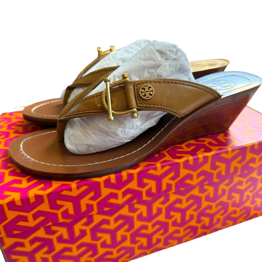 Tory Burch Nora 50mm Wedge Sandals Royal Tan Leather Gold Logo 5.5